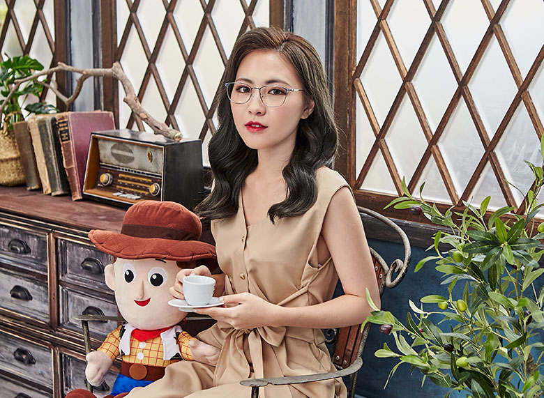 Toy Story × 胡迪方框眼鏡 締造歷史 ◆ 藏青藍