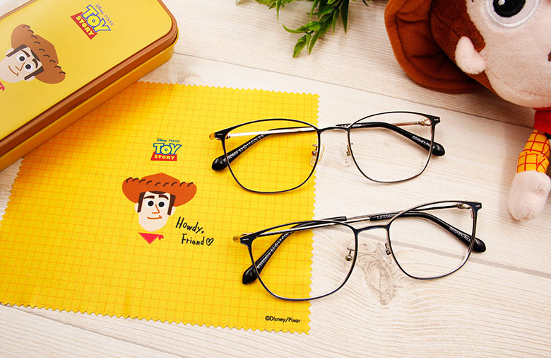 Toy Story × 胡迪方框眼鏡 締造歷史 ◆ 藏青藍