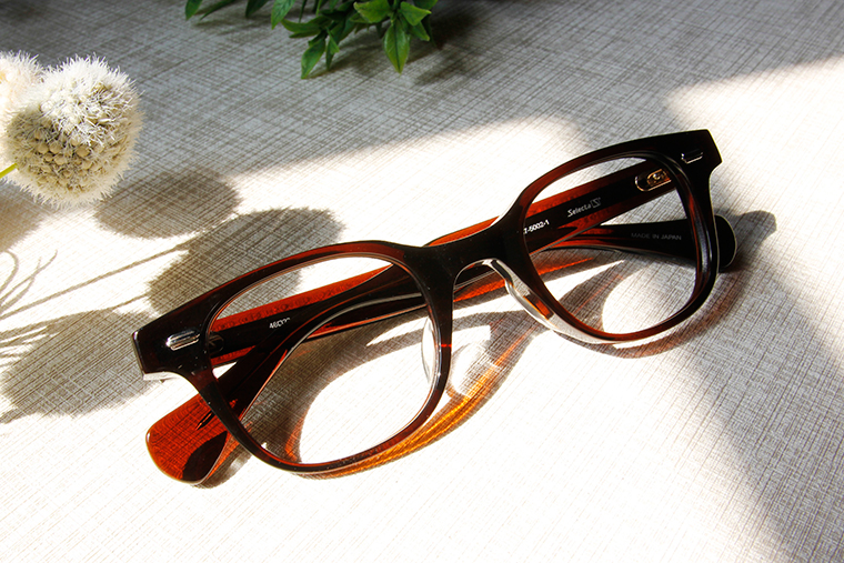 Selecta | 典雅線條的低奢感眼鏡 茶褐色
