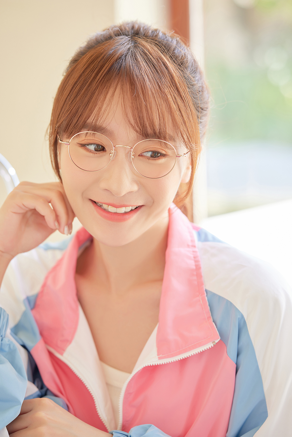 極．纖細輕款｜知性款波士頓框眼鏡 蜜粉金