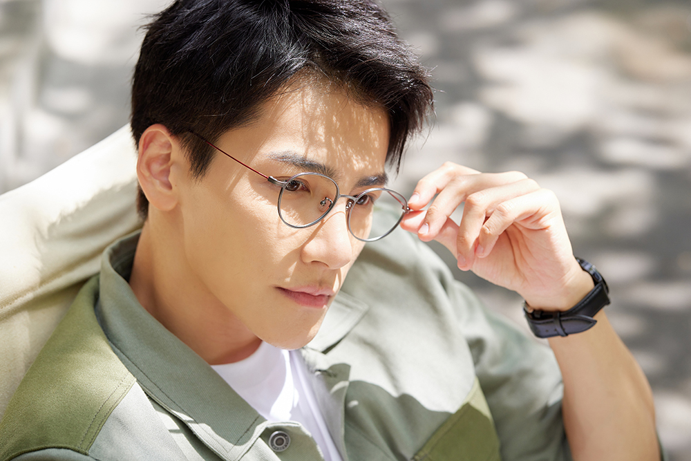 極．纖細輕款｜造型波士頓框眼鏡 霧灰/紅