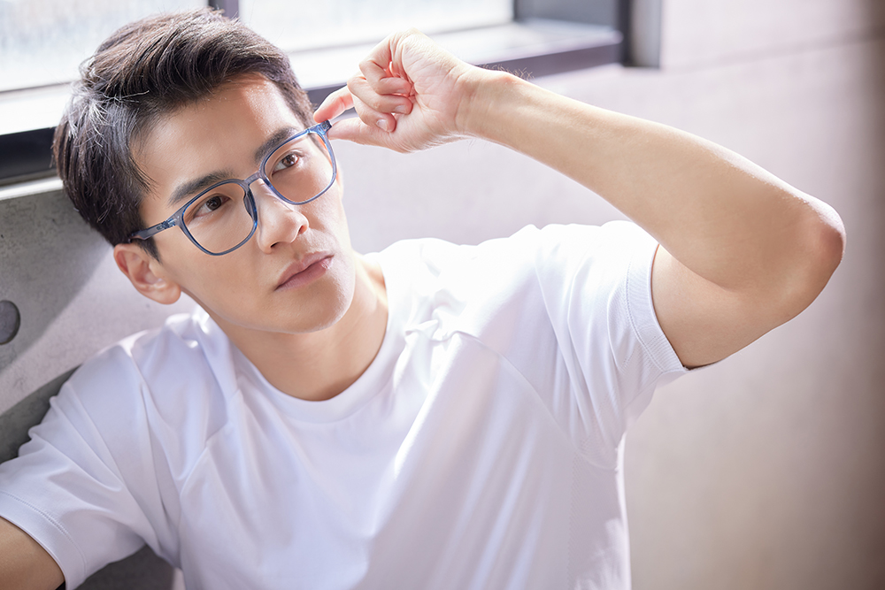 極．纖細輕款｜隨性款大方框眼鏡 琉璃藍