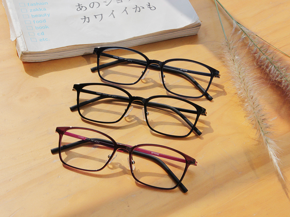 極．纖細輕款｜經典細邊方框眼鏡 秘海藍