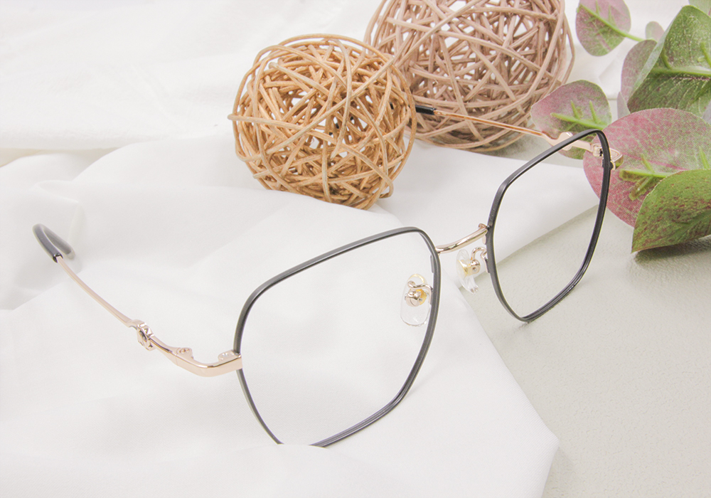 SOU・SOU l 慵懶小貓 大方框眼鏡❀霧黑/金