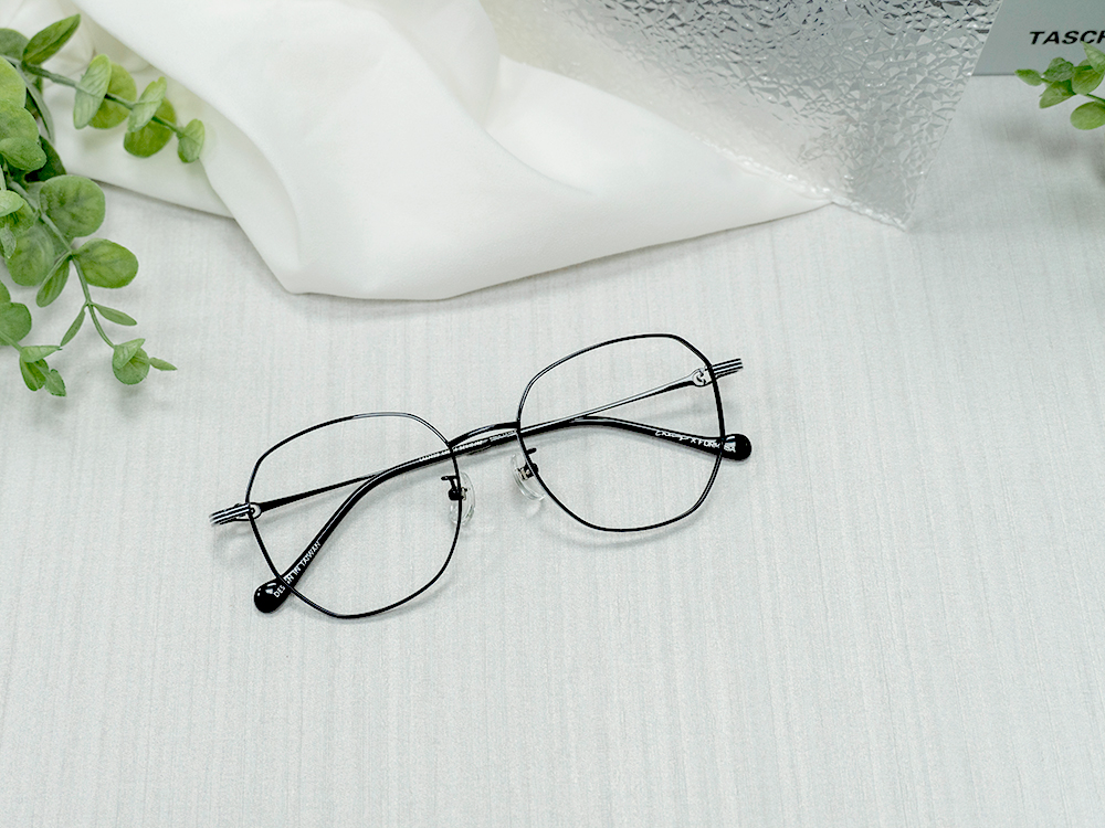 ❰台灣設計師聯名❱_LAIMO系列｜極簡來貘 多邊框眼鏡｜亮眼黑