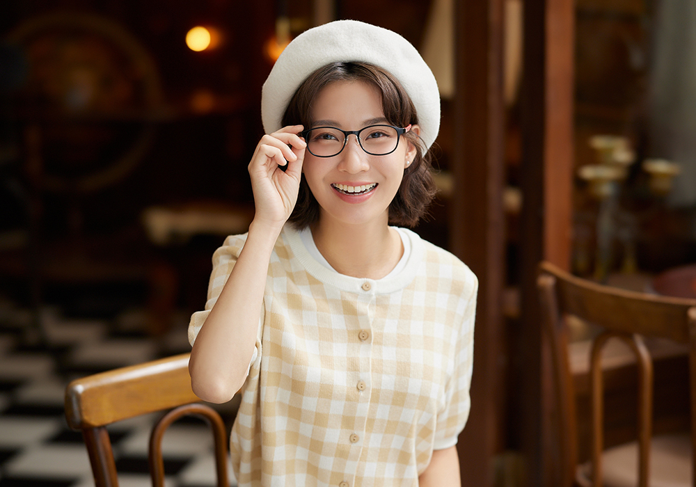 HELLO KITTY▪︎經典｜小圓點點 方框眼鏡｜經典黑/紅