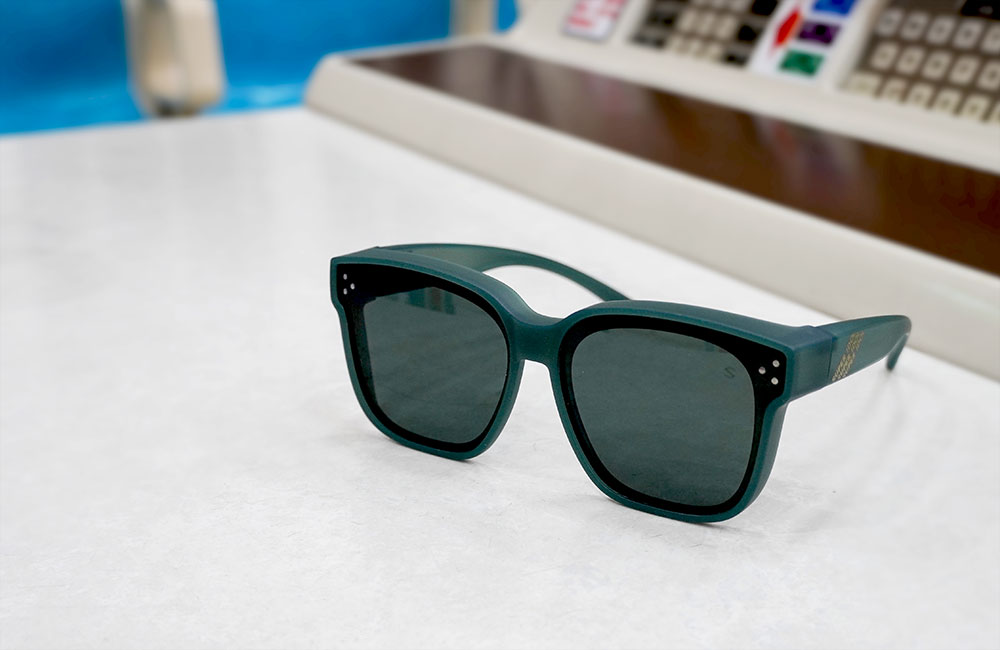 SUPER IDOL套鏡 l 綠野漫步威靈頓框太陽眼鏡 l 翡翠透綠