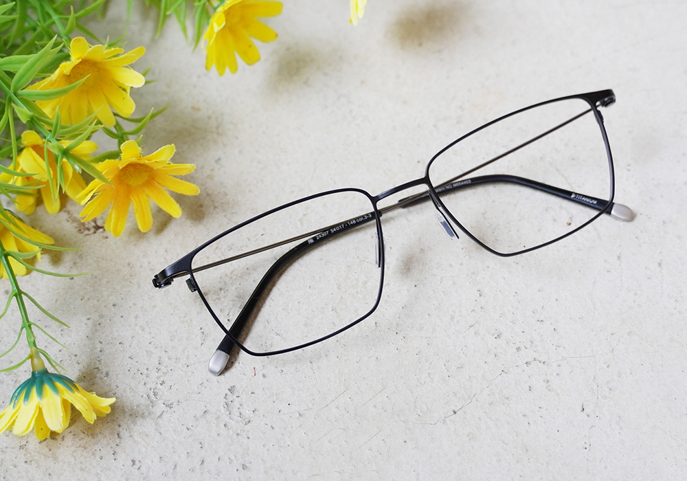 極‧舒適3.0系列 l  機密間諜方框眼鏡 | 神秘黑