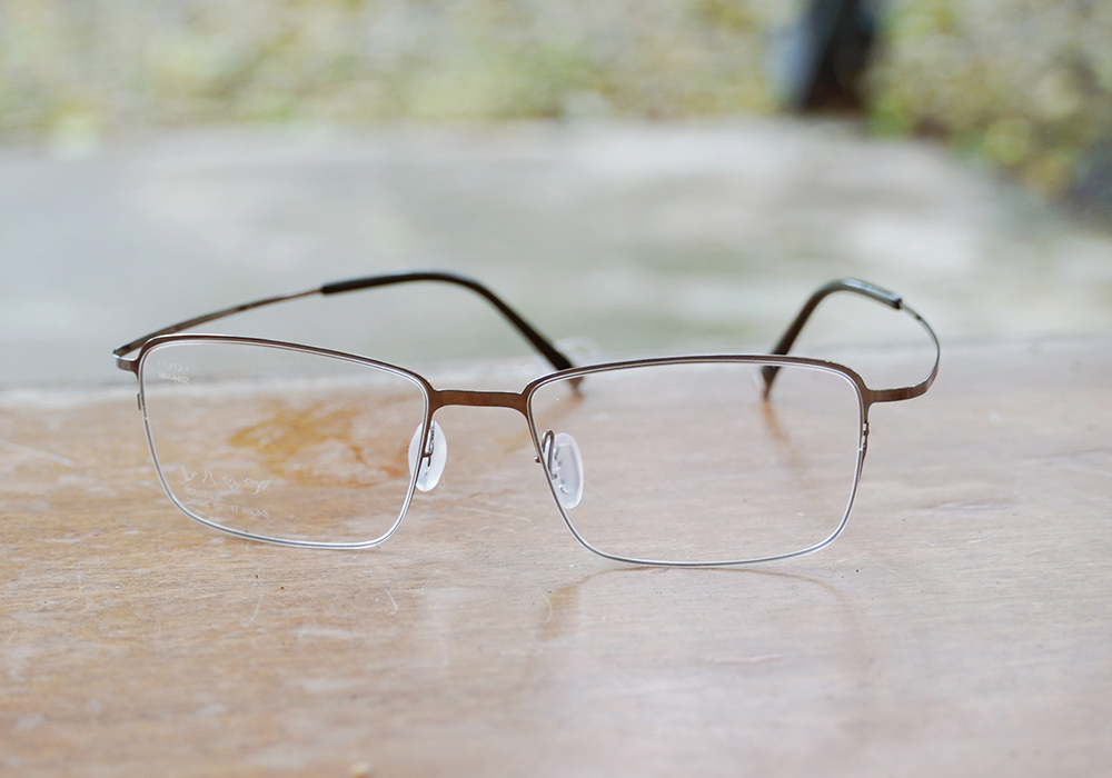 極‧舒適3.0系列 l 極彈城市步調方框眼鏡 | 鈦金銀