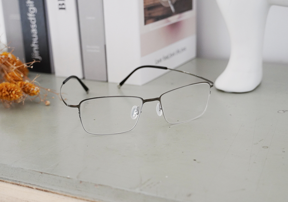 極‧舒適3.0系列 l 極彈城市步調方框眼鏡 | 鈦金銀