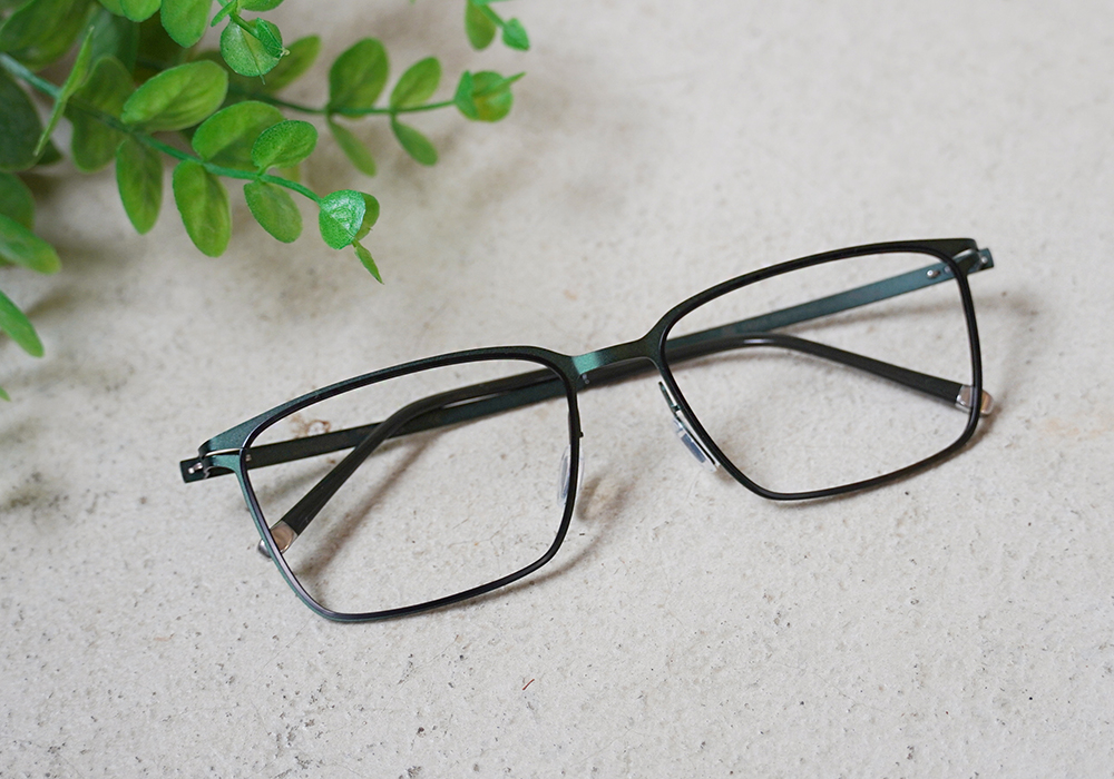 極‧舒適3.0系列 l 內斂自律長方框眼鏡 | 沉穩綠