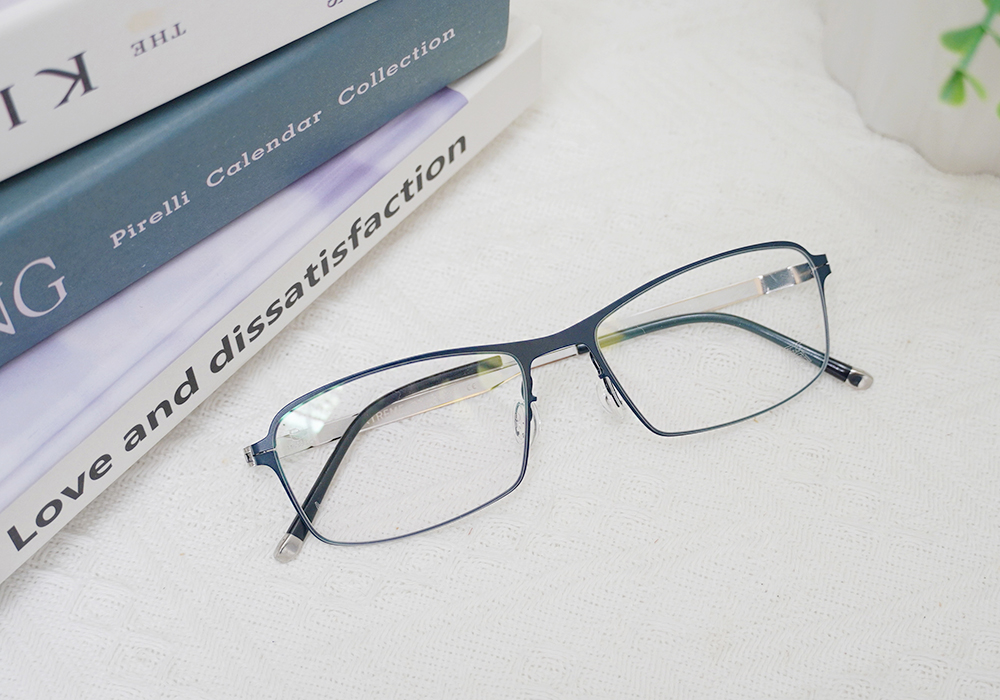 極‧舒適3.0系列 l 俐落長方框眼鏡 | 藏青