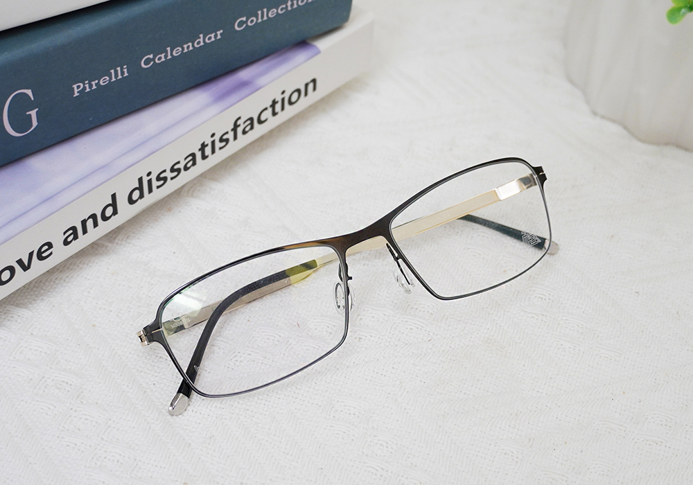極‧舒適3.0系列 l 俐落長方框眼鏡 | 質感黑