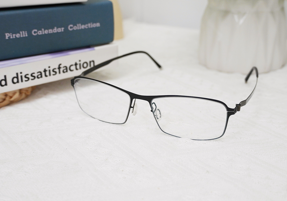 極‧舒適3.0系列 l 俐落長方框眼鏡 | 經典黑