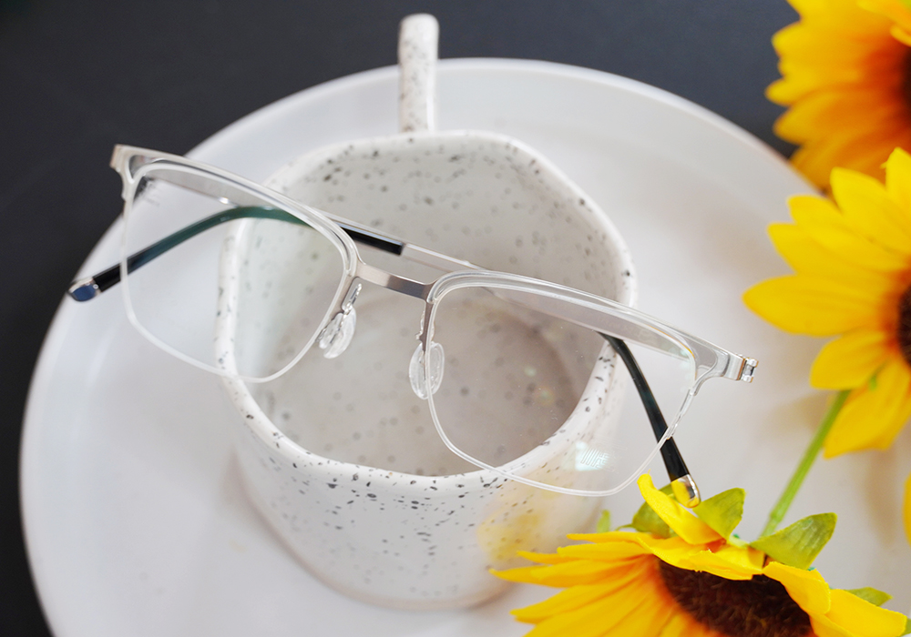 極‧舒適3.0系列 l 成穩眉框眼鏡 | 神士銀