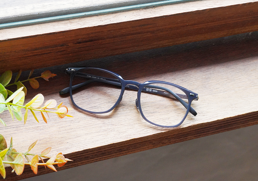 FORECO | 大方寬厚方框眼鏡 | 簡單黑