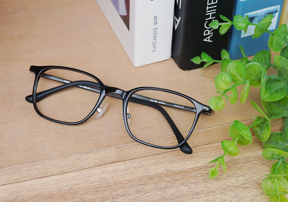 FORECO | 獨立自主長方框眼鏡 | 自由黑