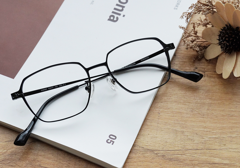 FORECO | 旅行意義多邊框眼鏡 | 雀躍黑