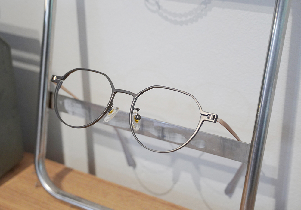 FORECO | 平穩內斂多邊框眼鏡 | 質感銀