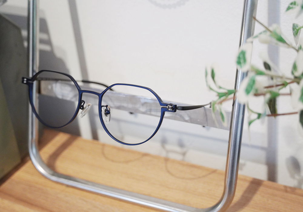 FORECO | 平穩內斂多邊框眼鏡 | 消光藍