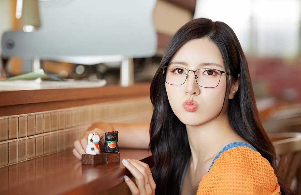 FORECO | 知性嚴謹長方框眼鏡 | 電光金橘