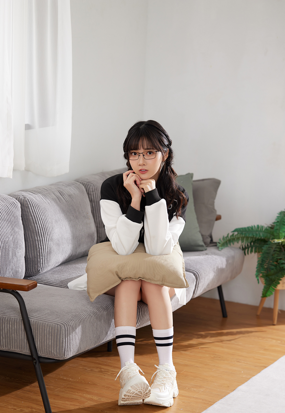 FORECO | 細邊旋繞長方框眼鏡｜細緻黑