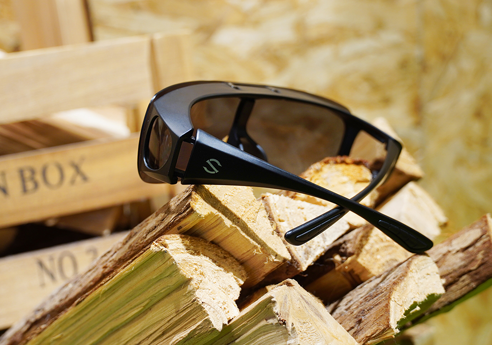 SUPER IDOL | 套鏡 | 上翻式長方框太陽眼鏡 | 特務黑