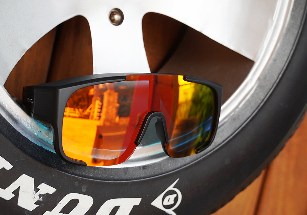 SUPER IDOL | 套鏡 | 熱情洋溢護眼框太陽眼鏡 | 熱血黑