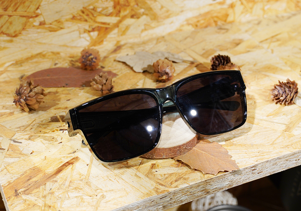 SUPER IDOL | 套鏡 | 極簡美學長方框太陽眼鏡 | 黑藍靛