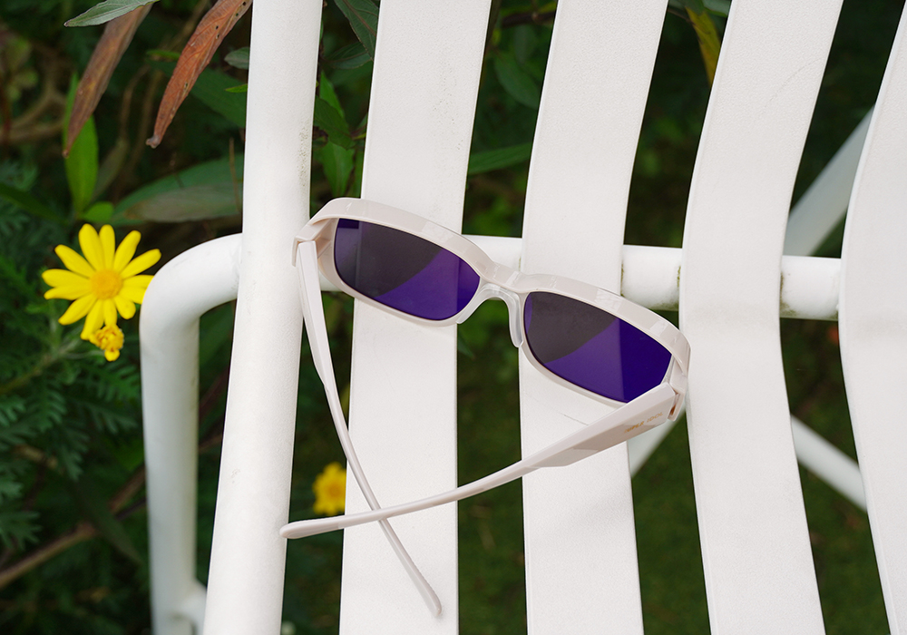 SUPER IDOL | 套鏡 | 復古粗黑長方框太陽眼鏡 | 淺米灰