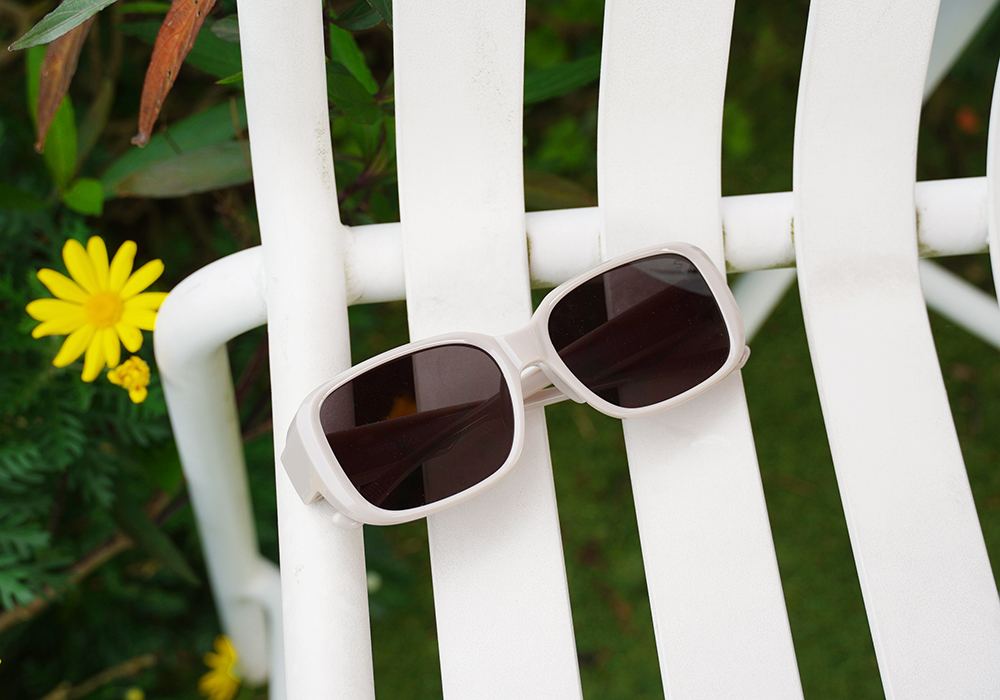 SUPER IDOL | 套鏡 | 復古粗黑長方框太陽眼鏡 | 淺米灰