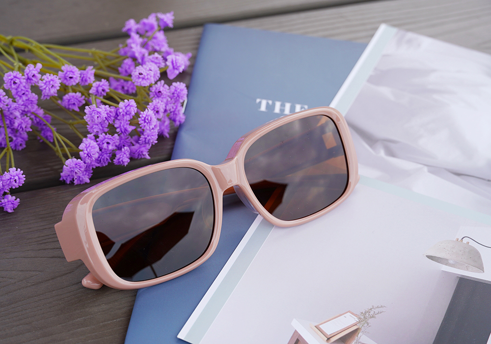 SUPER IDOL | 套鏡 | 復古粗黑長方框太陽眼鏡 | 奶茶咖