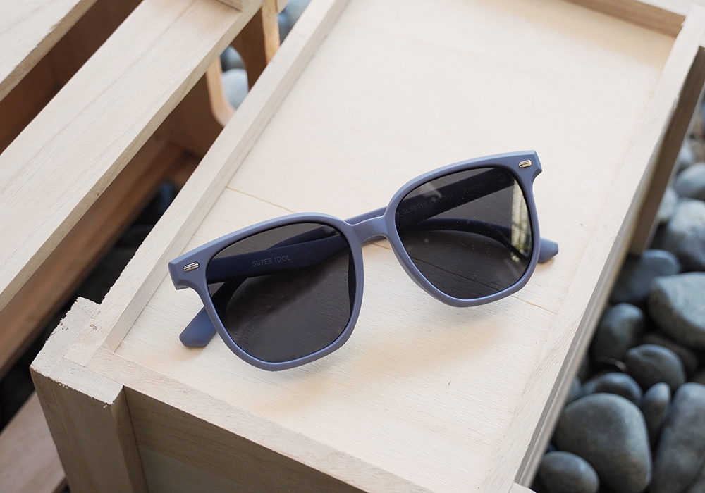 SUPER IDOL | 兒童款‧夢幻泡泡多邊框太陽眼鏡 | 莫蘭迪藍