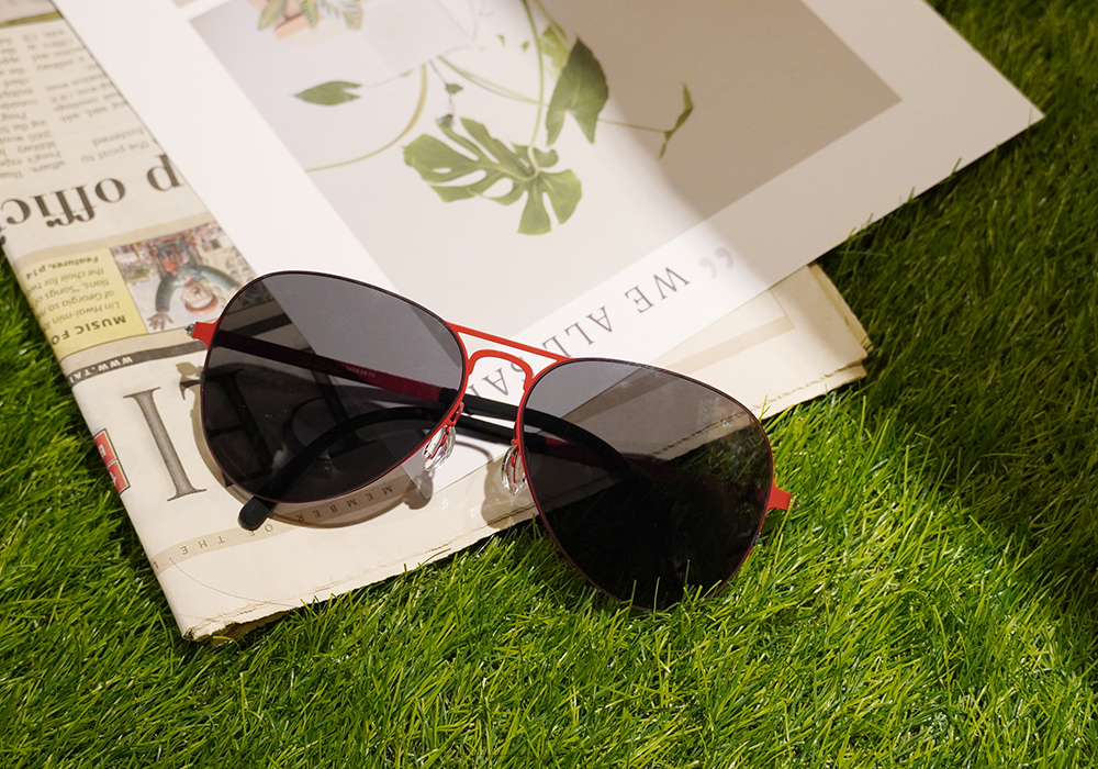 SUPER IDOL | 雙槓風格飛行框太陽眼鏡 | 黑紅拼接