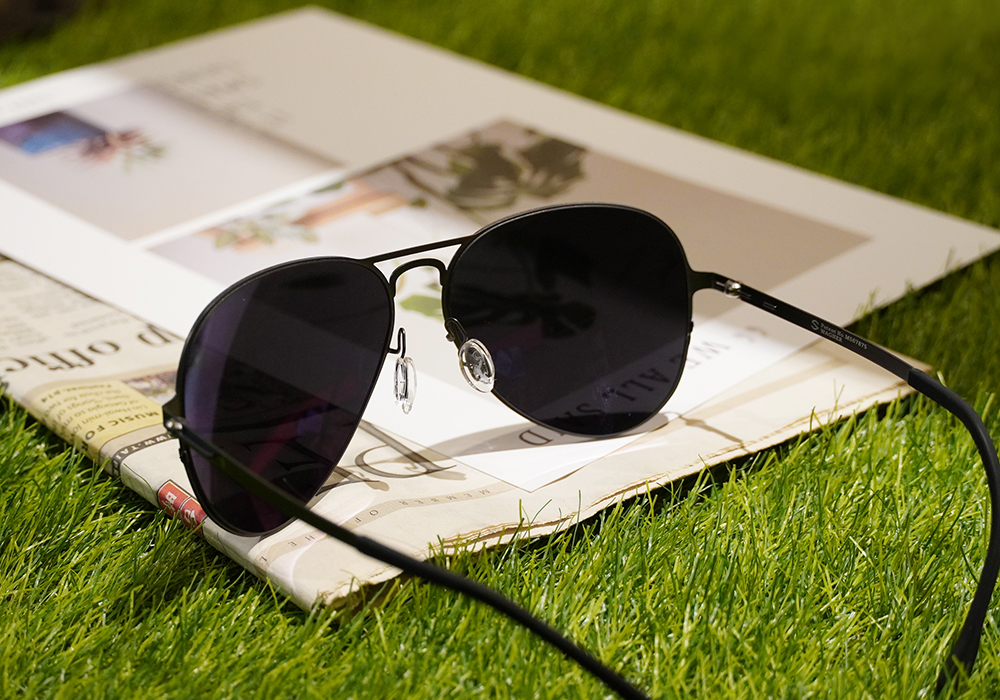 SUPER IDOL | 雙槓風格飛行框太陽眼鏡 | 光澤黑銀