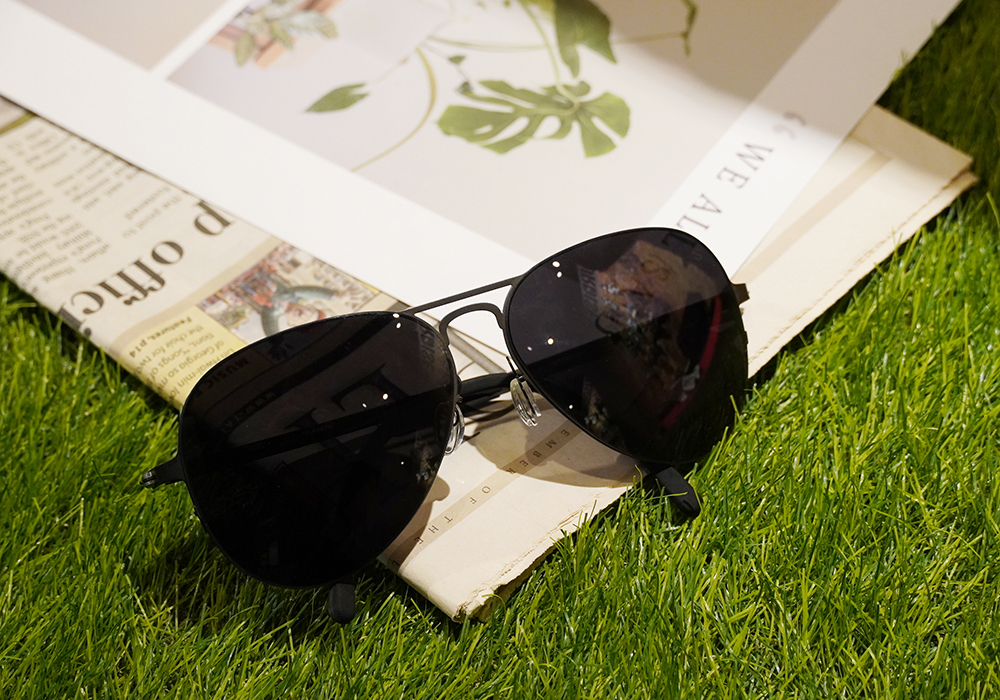 SUPER IDOL | 雙槓風格飛行框太陽眼鏡 | 光澤黑銀