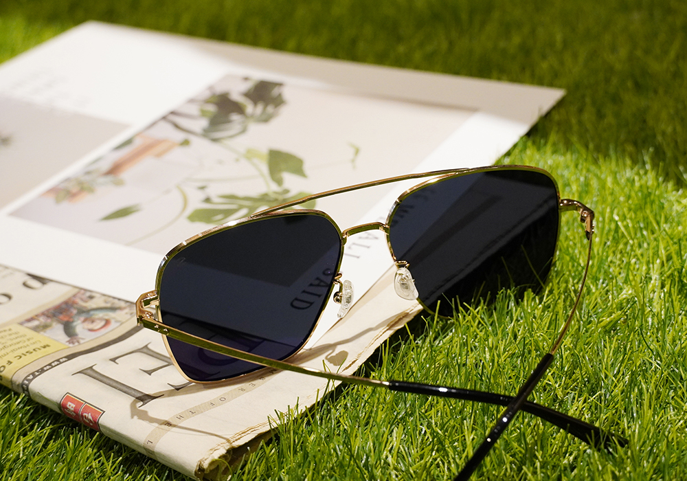 SUPER IDOL | 美式雙槓飛行框太陽眼鏡 | 現代黑金