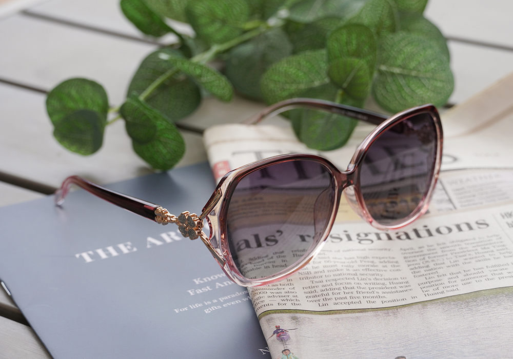 SUPER IDOL | 別緻小花方框太陽眼鏡 | 柔媚紅  