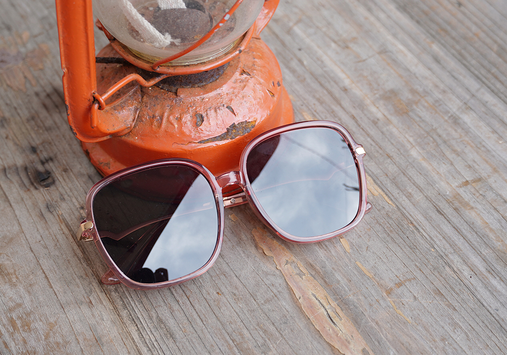 SUPER IDOL | 精緻小閃鑽大方框太陽眼鏡 | 玫瑰褐