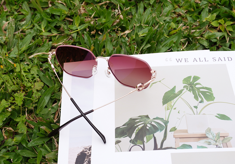 SUPER IDOL | 夏日原聲帶多邊框太陽眼鏡 | 夏戀粉