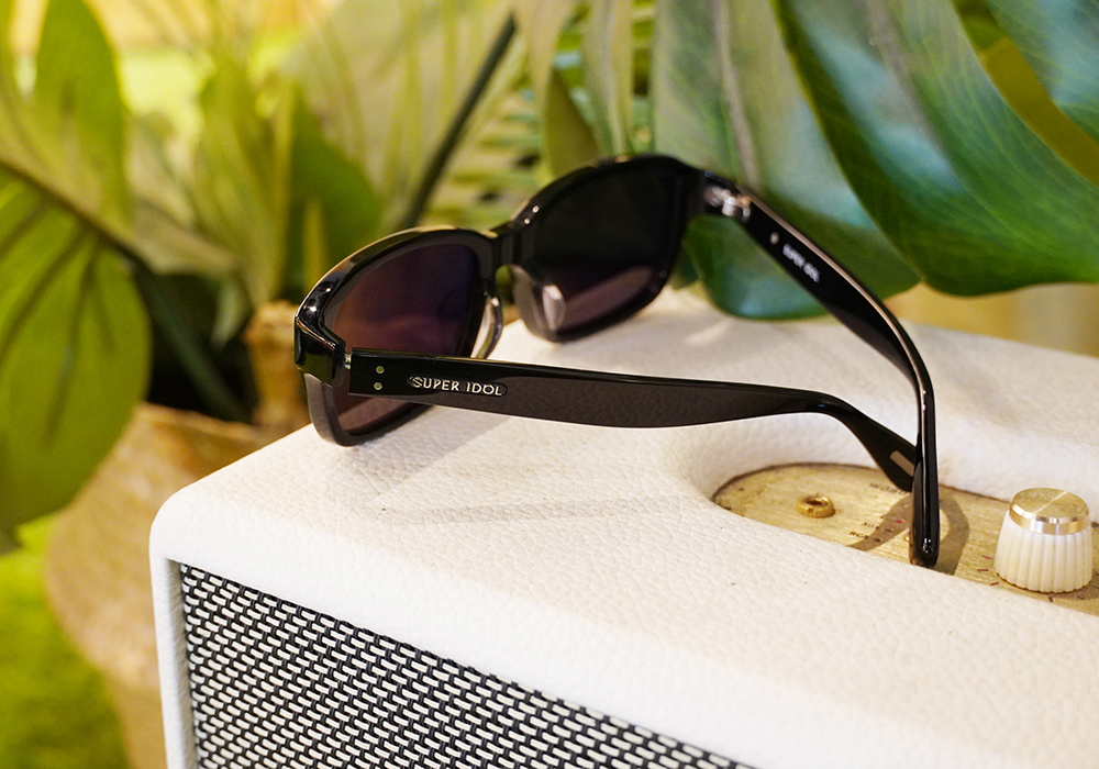 SUPER IDOL | 酷甜必備長方框太陽眼鏡 | 百搭黑