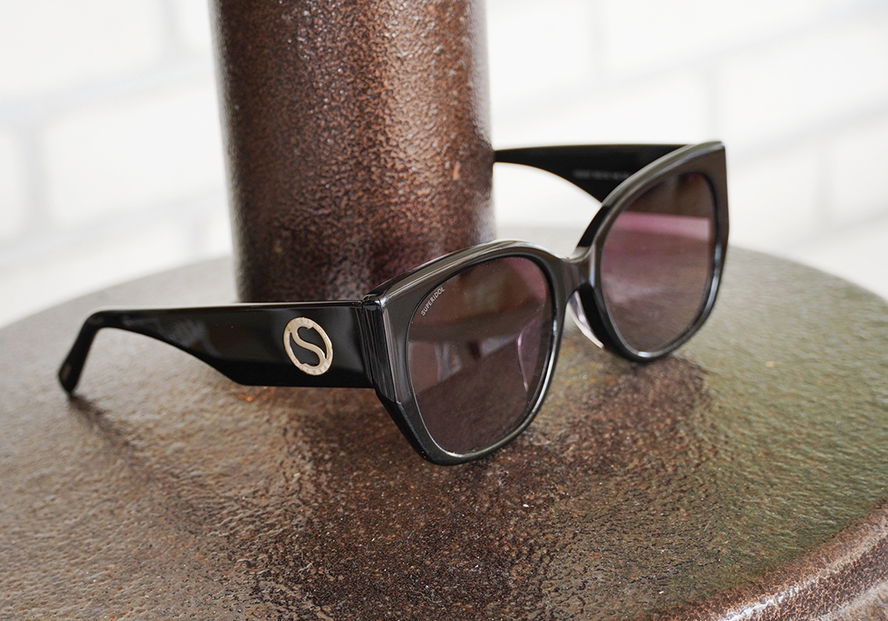 SUPER IDOL | 海邊度假大方框太陽眼鏡 | 愜意黑