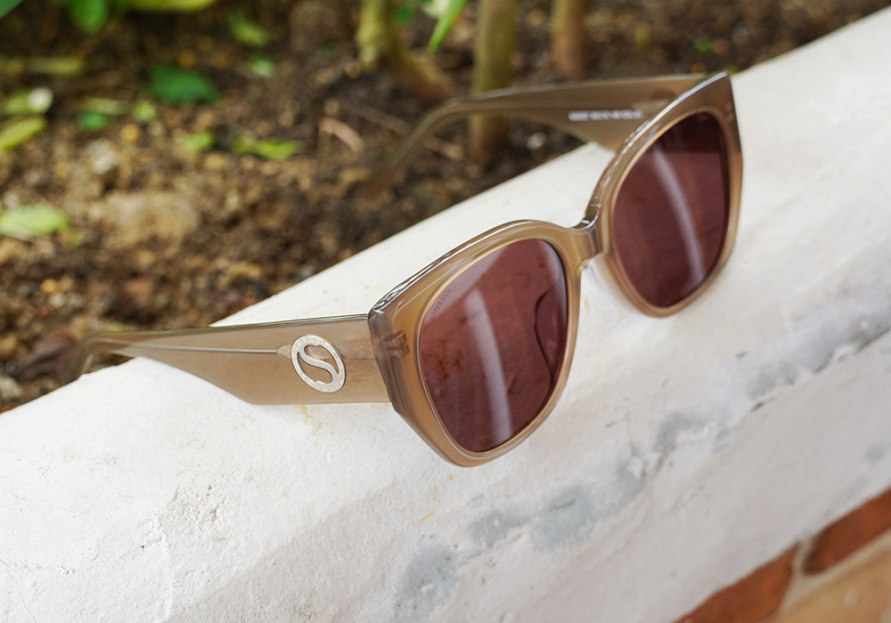 SUPER IDOL | 海邊度假大方框太陽眼鏡 | 可可棕