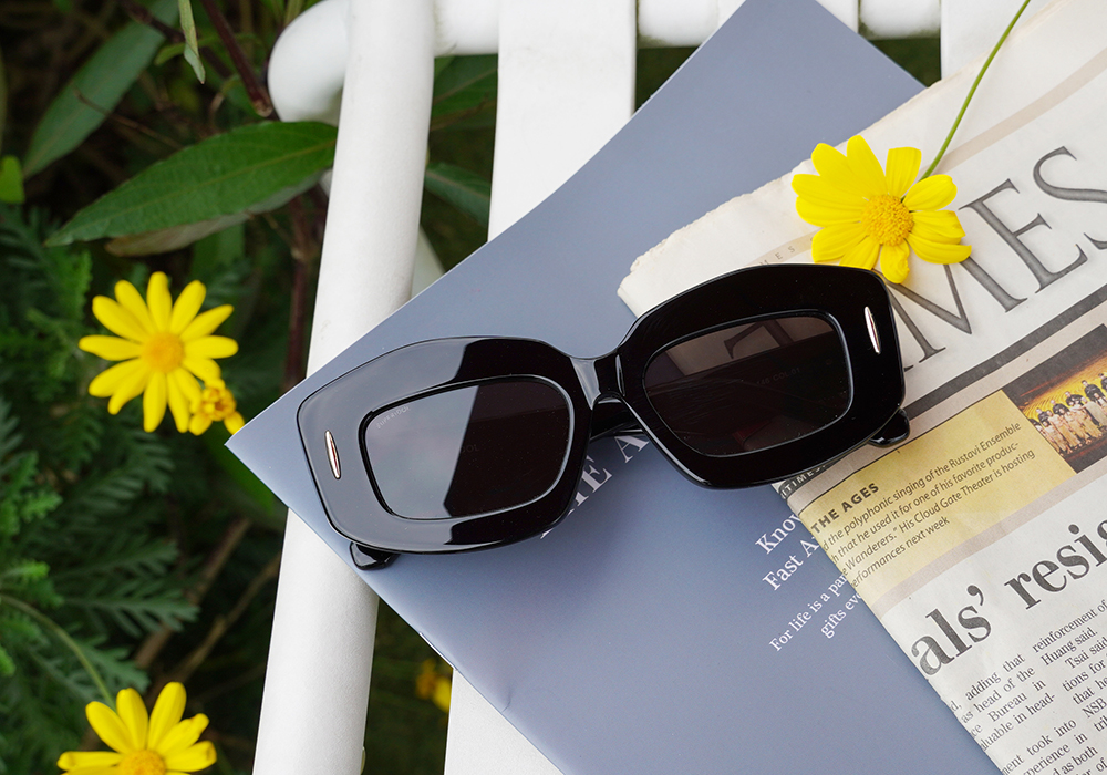 SUPER IDOL | 流行韓風長方框太陽眼鏡 | 俐落黑