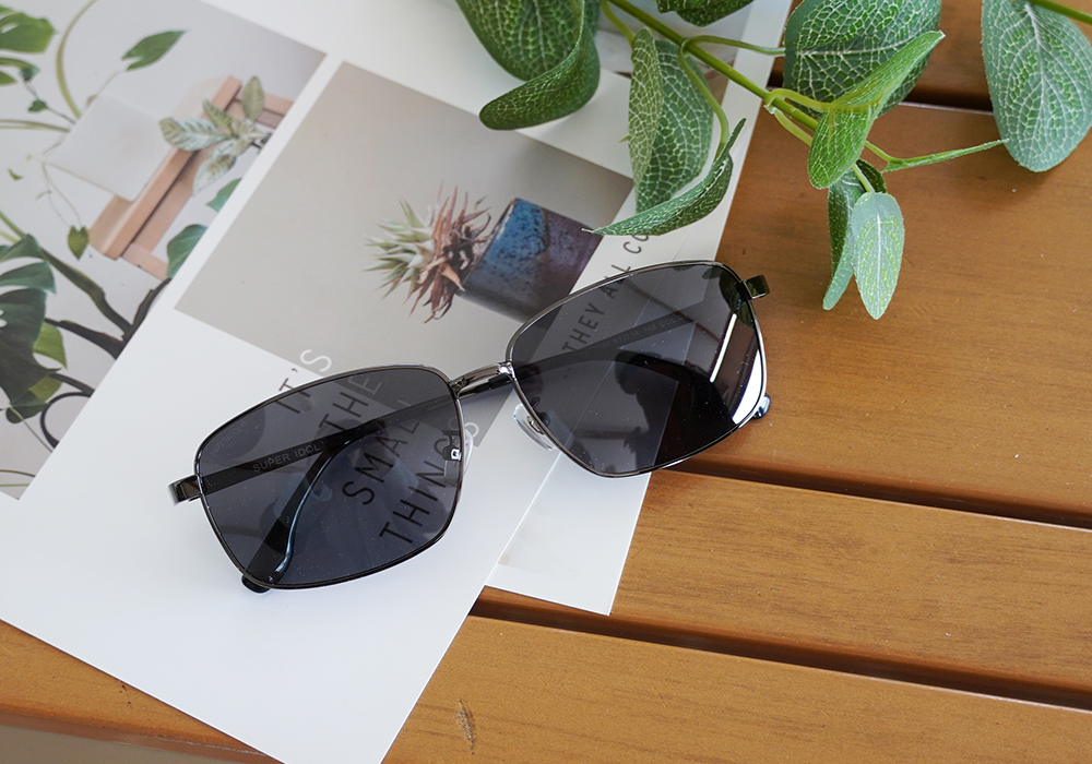 SUPER IDOL | 黑夜暗號長方框太陽眼鏡 | 晶透黑