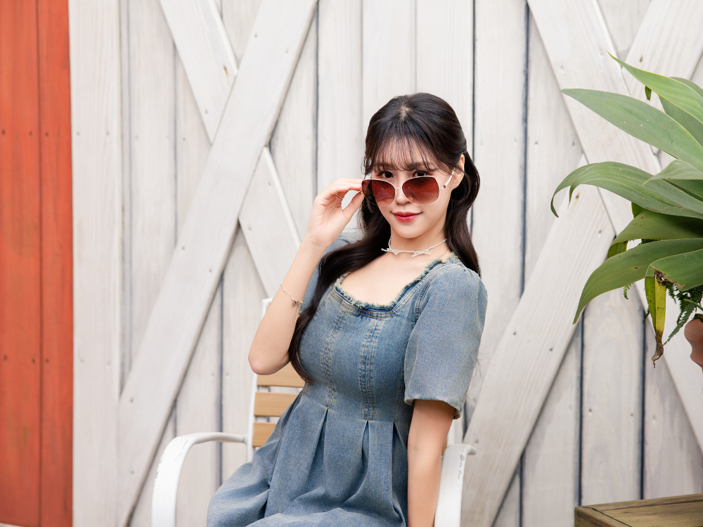 SUPER IDOL | 旅行意義方框太陽眼鏡 | 奶茶咖