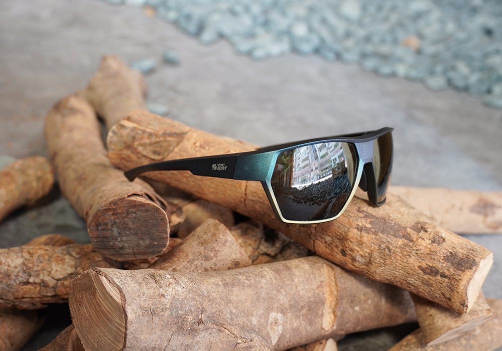 SUPER SPORT | 自由風範方框運動太陽眼鏡 | 漸層藍