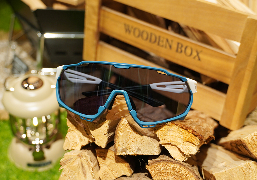 SUPER SPORT | 拼接雙色護眼框太陽眼鏡 | 晴空白x藍