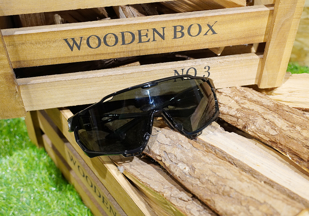 SUPER SPORT | 拼接雙色護眼框太陽眼鏡 | 百搭黑x灰