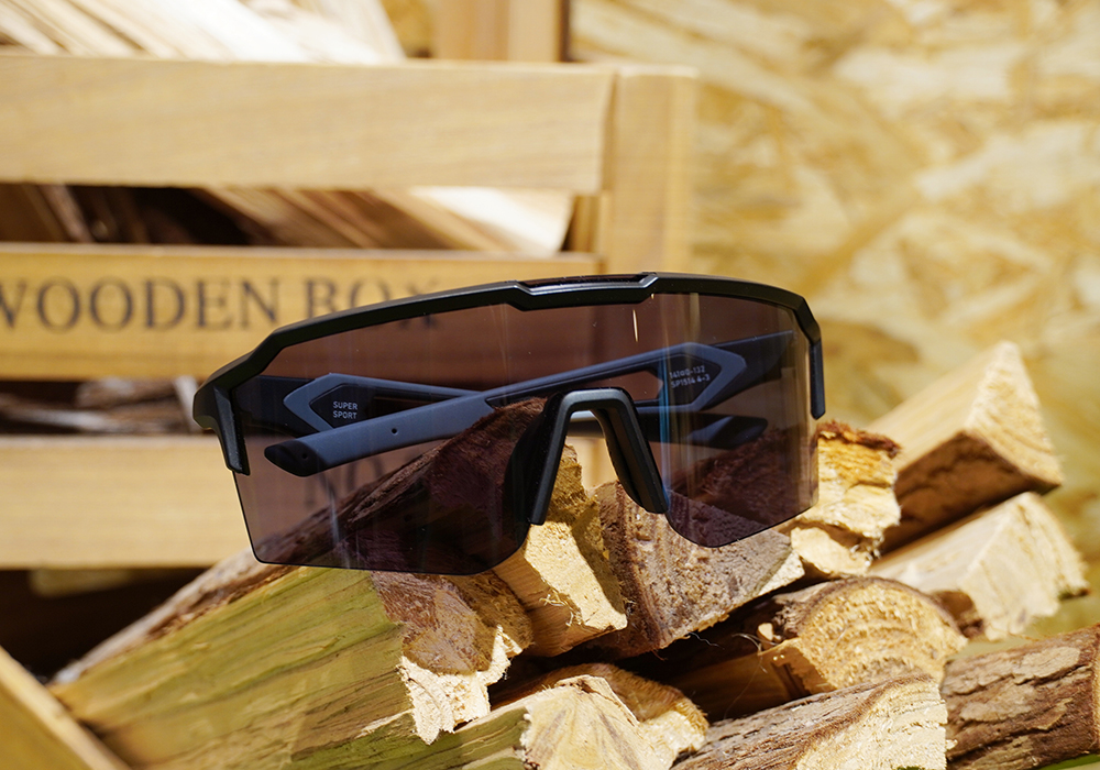 SUPER SPORT | 寒川冰影護眼框太陽眼鏡 | 冷冽黑